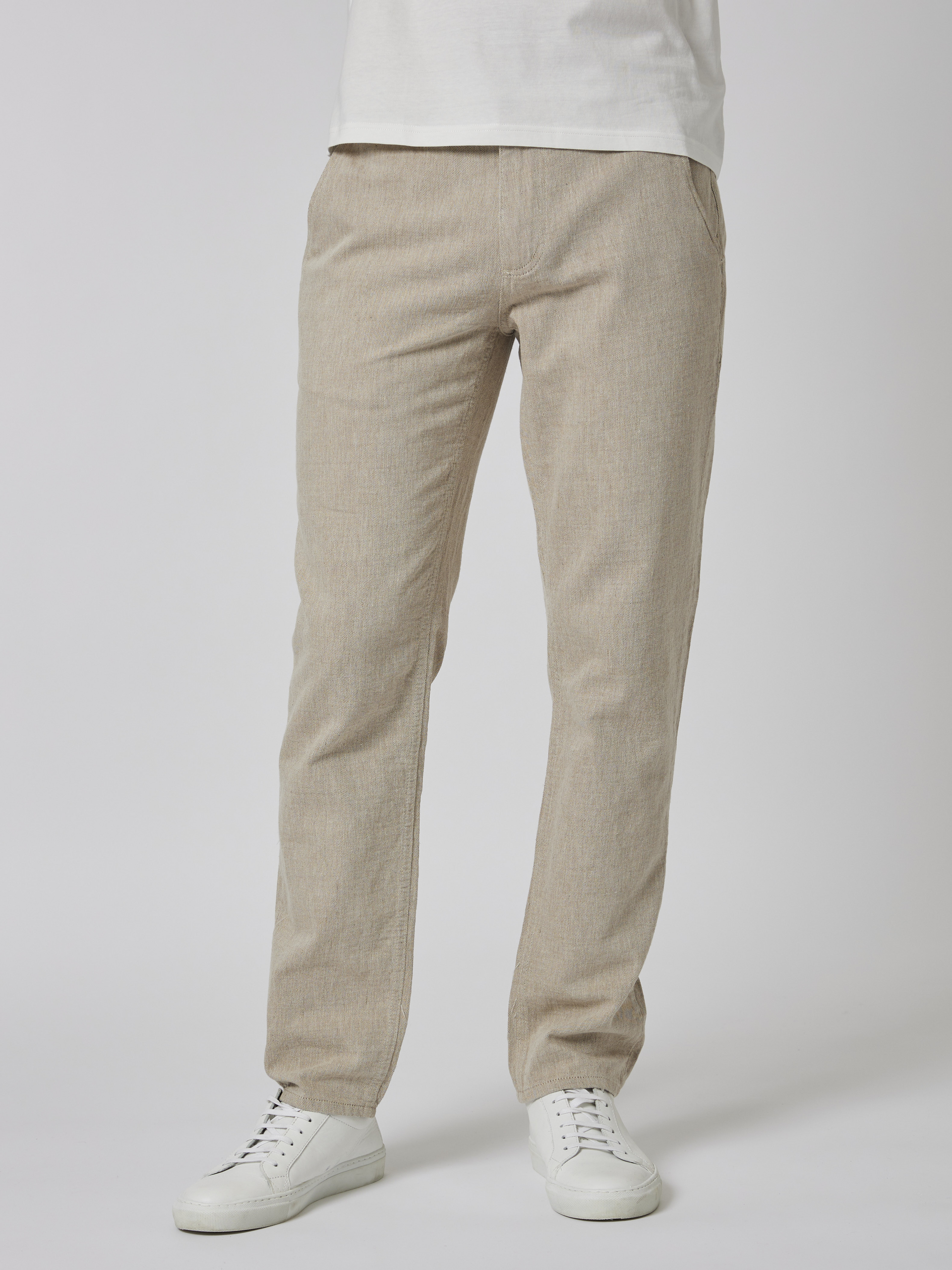 Regular nomade chino 7502047_AED-MRCAPUCHIN-S23-Modell-Front_chn=boys_2324_Regular nomade chino AED.jpg_Front||Front