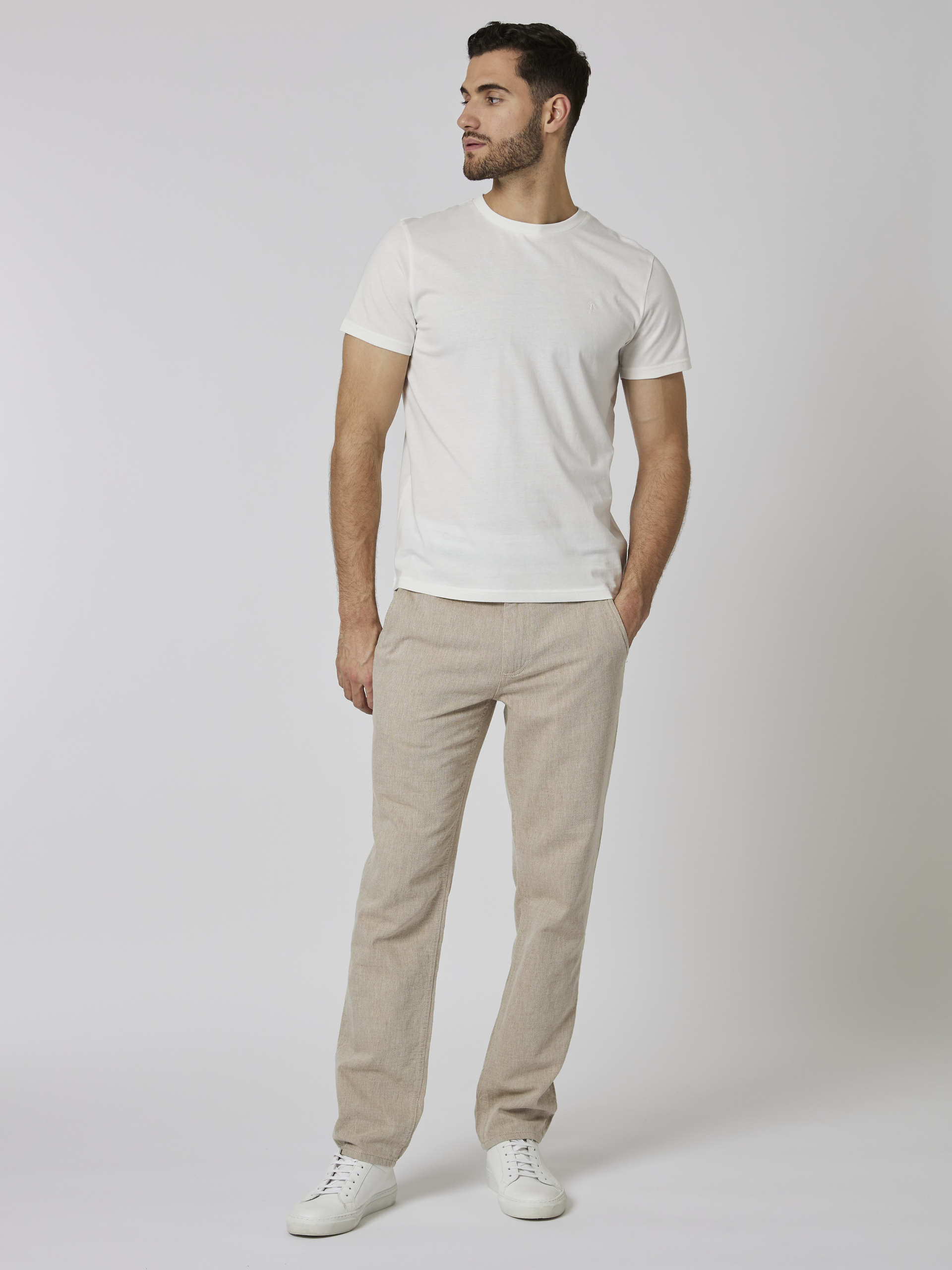 Regular nomade chino 7502047_AED-MRCAPUCHIN-S23-Modell-Front_chn=boys_4855_Regular nomade chino AED.jpg_Front||Front