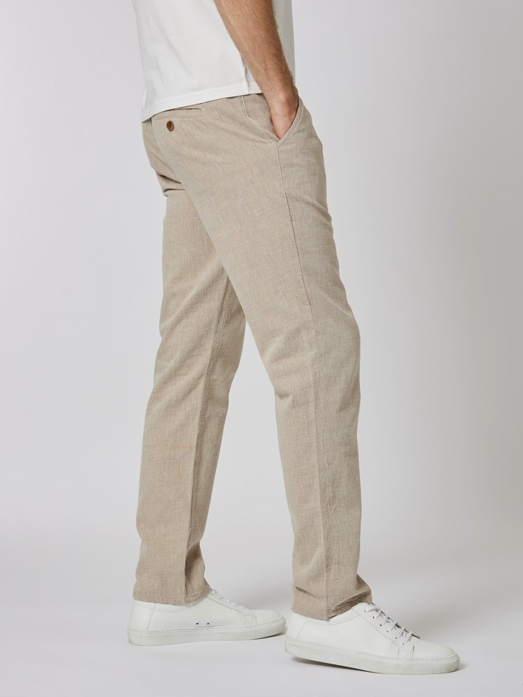 Regular nomade chino 7502047_AED-MRCAPUCHIN-S23-Modell-Front_chn=boys_5919_Regular nomade chino AED.jpg_Front||Front