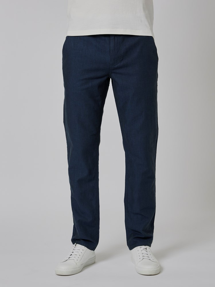 Regular colino chino 7502050_EM6-MRCAPUCHIN-S23-Modell-Front_chn=boys_6927_Regular colino chino EM6.jpg_Front||Front