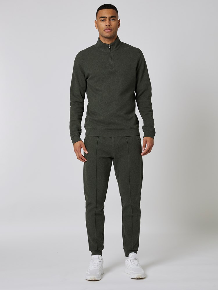 Giovanni joggebukse 7502288_R18-MRCAPUCHIN-S23-Modell-Front_chn=boys_1993_Giovanni joggebukse R18.jpg_