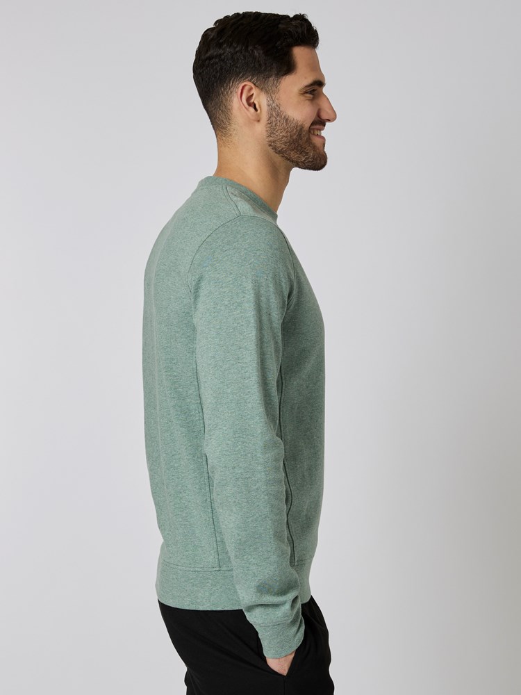 Shane collegegenser 7502295_R19-MRCAPUCHIN-S23-Modell-Front_chn=boys_2129_Shane collegegenser R19.jpg_Front||Front