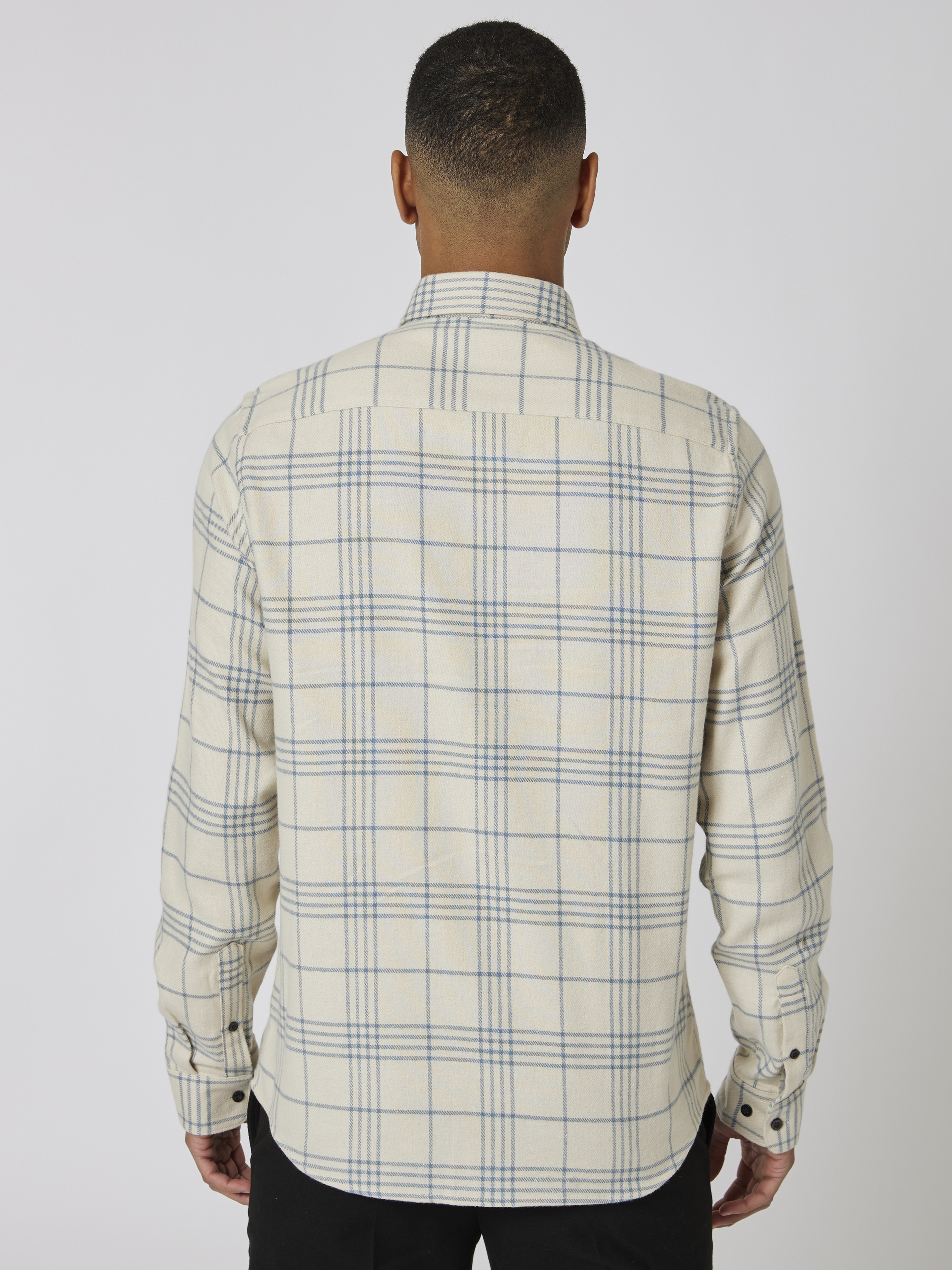 Mano skjorte 7502442_OAJ-MRCAPUCHIN-S23-Modell-Front_chn=boys_3978_Mano skjorte OAJ.jpg_Front||Front