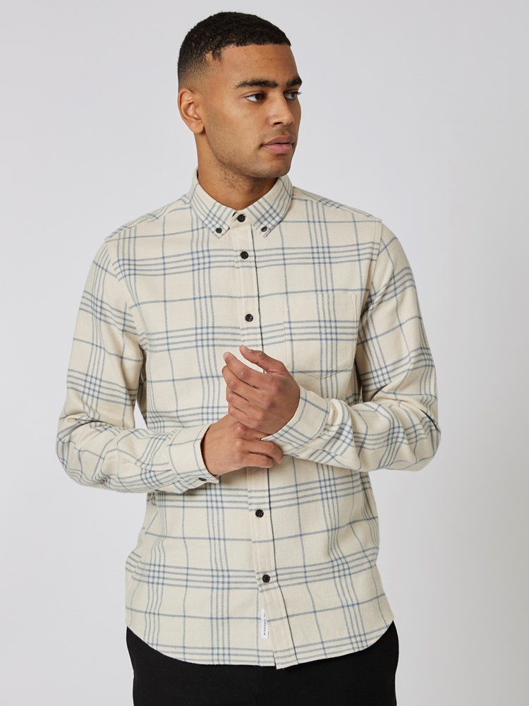 Mano skjorte 7502442_OAJ-MRCAPUCHIN-S23-Modell-Front_chn=boys_4892_Mano skjorte OAJ.jpg_Front||Front