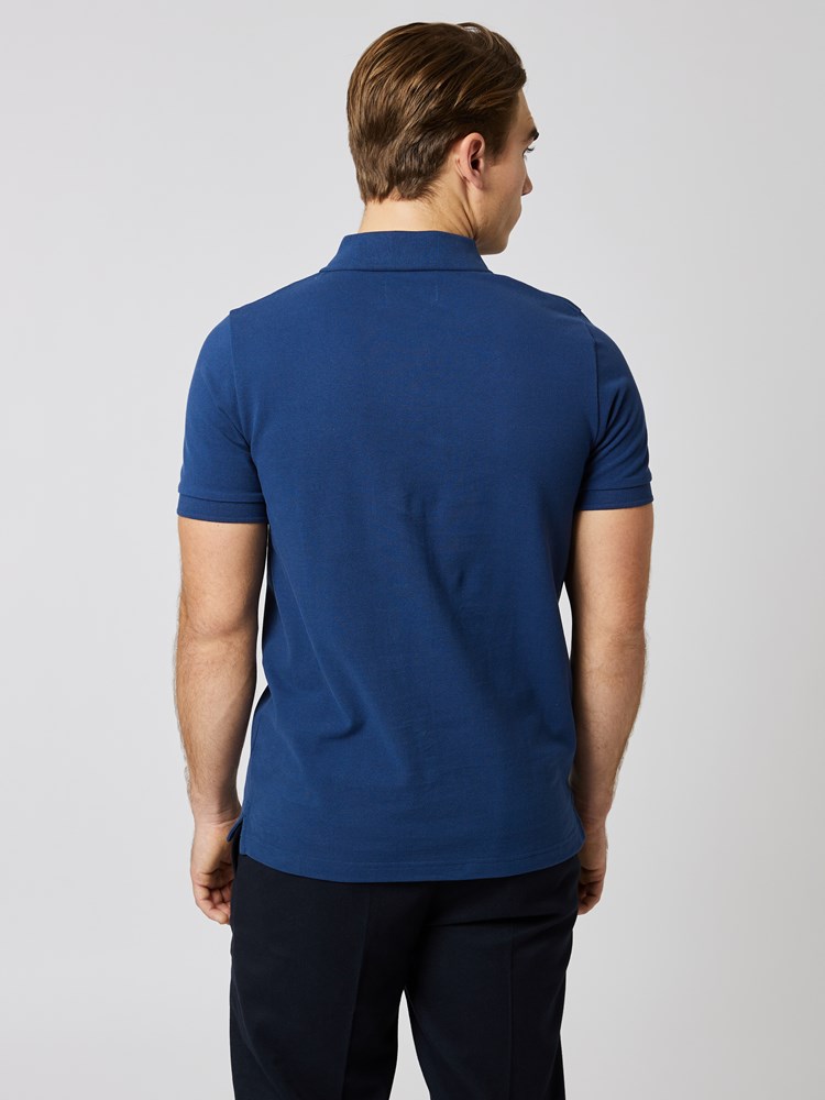 Antony pique 7502541_EGV-MRCAPUCHIN-S23-Modell-Front_chn=boys_1200_Antony pique EGV.jpg_Front||Front