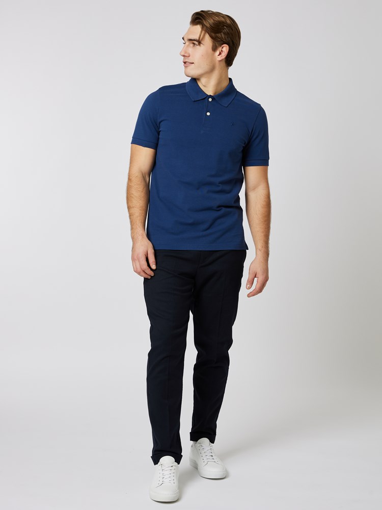 Antony pique 7502541_EGV-MRCAPUCHIN-S23-Modell-Front_chn=boys_2659_Antony pique EGV.jpg_Front||Front