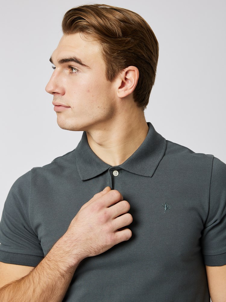 Antony pique 7502541_GPN-MRCAPUCHIN-S23-Modell-Front_chn=boys_3489_Antony pique GPN.jpg_Front||Front