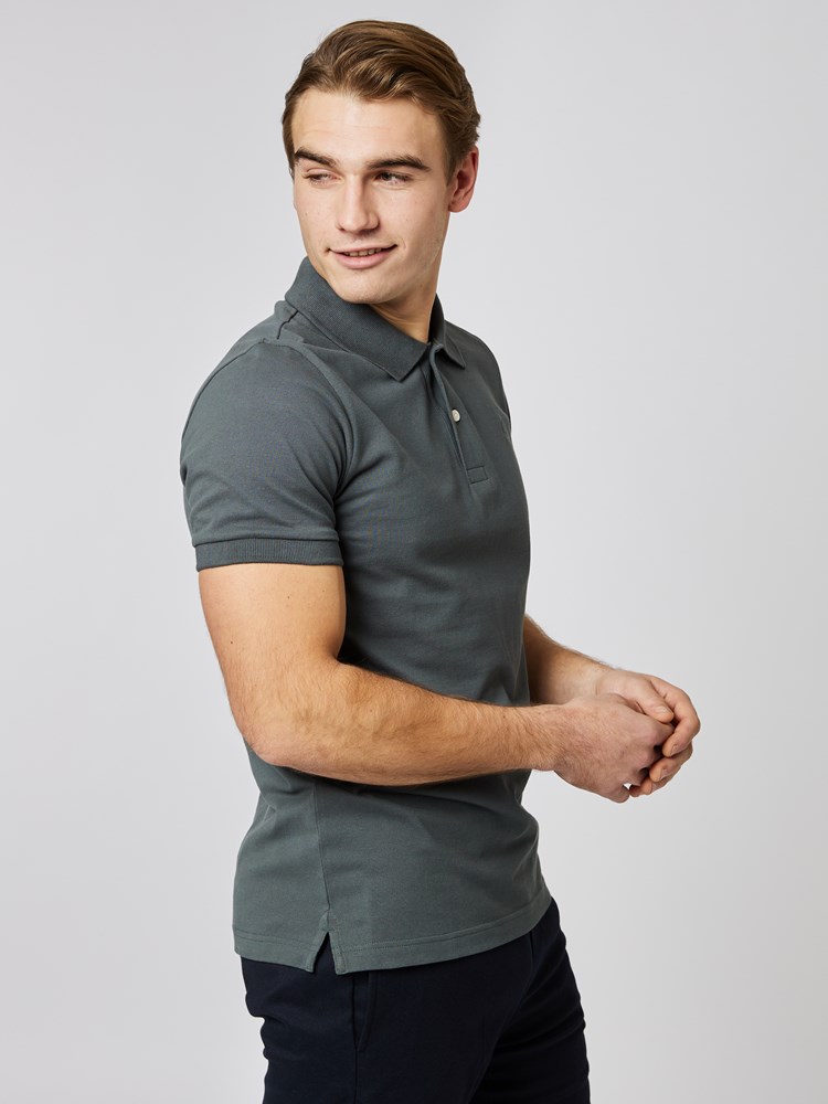 Antony pique 7502541_GPN-MRCAPUCHIN-S23-Modell-Front_chn=boys_8020_Antony pique GPN.jpg_Front||Front