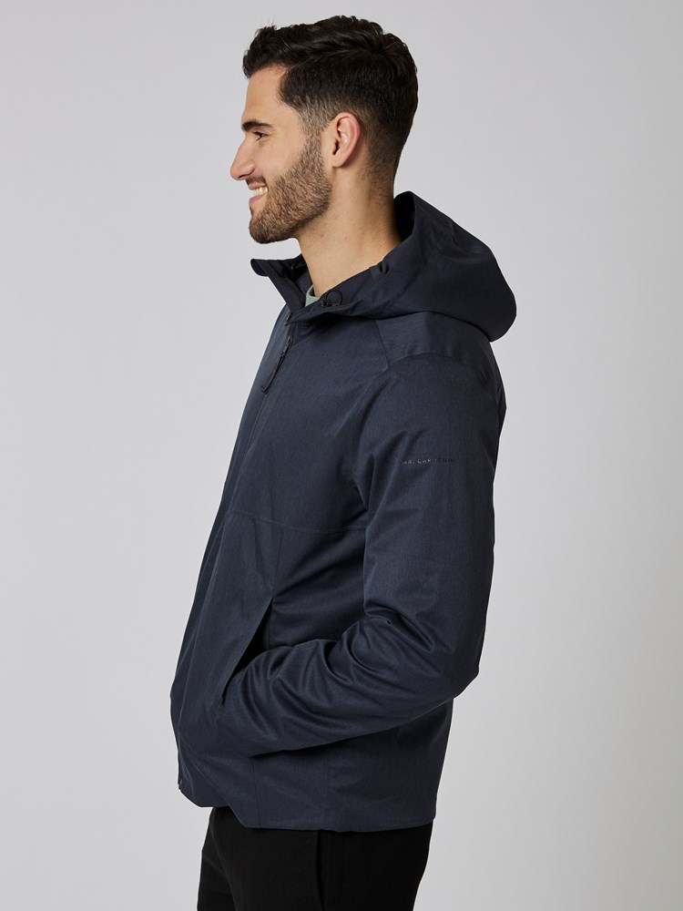 Rocco jakke 7502546_C27-MRCAPUCHIN-S23-Modell-Front_chn=boys_1711_Rocco jakke C27.jpg_Front||Front