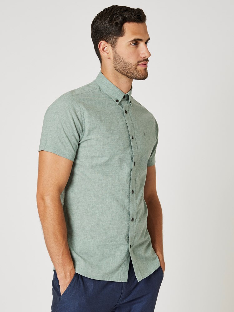 Calor kortermet skjorte 7503031_R19-MRCAPUCHIN-H23-Modell-Front_chn=boys_1838_Calor kortermet skjorte R19.jpg_Front||Front