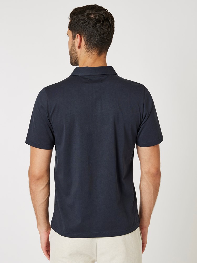 Alonzo polo t-skjorte 7503178_C27-MRCAPUCHIN-H23-Modell-Front_chn=boys_4586_Alonzo polo t-skjorte C27.jpg_Front||Front