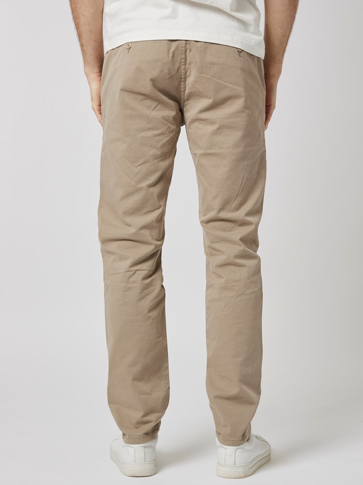 Slim chino str. twill 7503740_APH-MRCAPUCHIN-S23-Modell-Front_chn=boys_5467_Slim chino str. twill APH.jpg_Front||Front