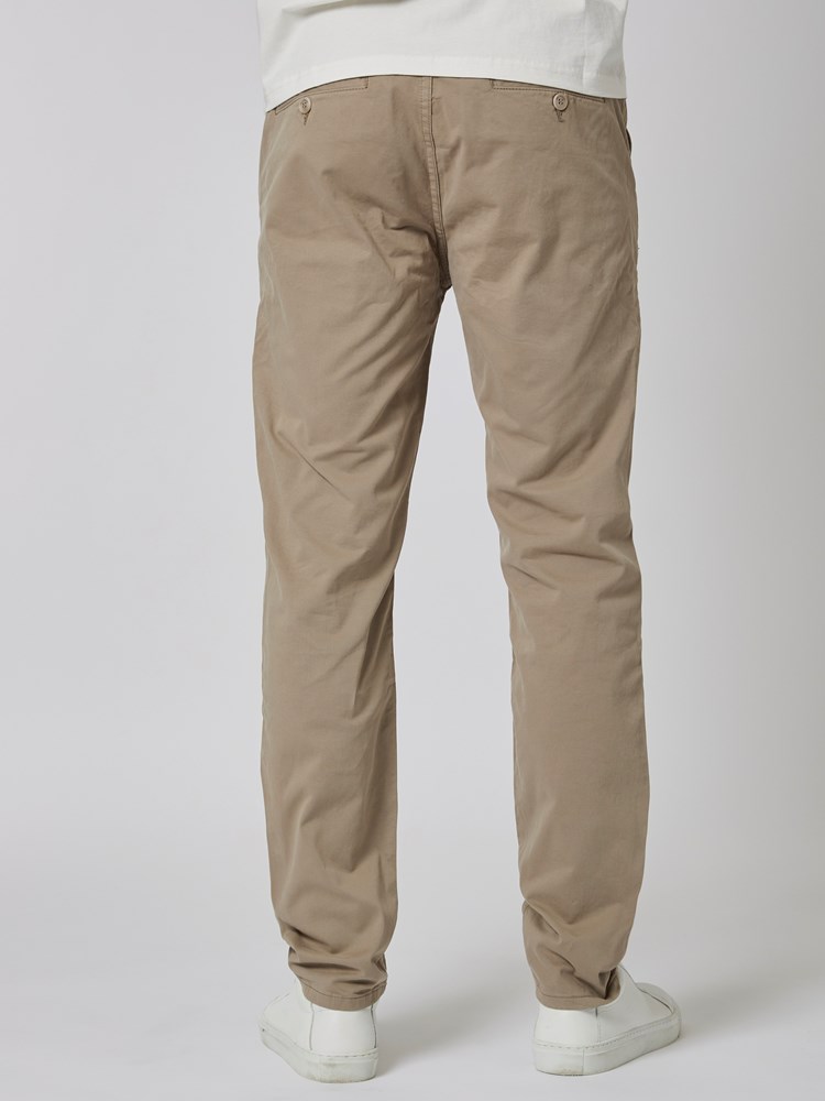 Slim chino str. twill 7503740_APH-MRCAPUCHIN-S23-Modell-Front_chn=boys_8534_Slim chino str. twill APH.jpg_Front||Front