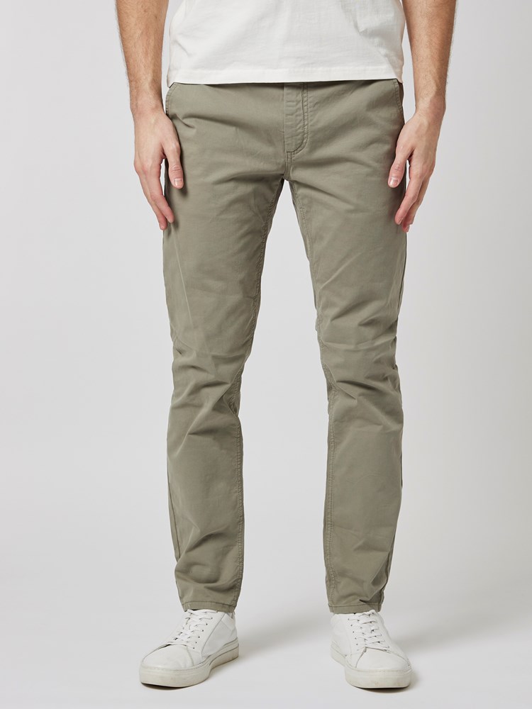 Slim chino str. twill 7503740_I5Z-MRCAPUCHIN-S23-Modell-Front_chn=boys_2044_Slim chino str. twill I5Z.jpg_Front||Front