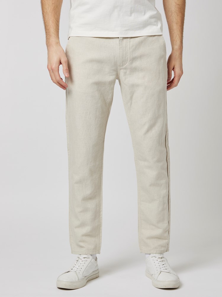 Slim natural chino 7503780_I4H-MRCAPUCHIN-S23-Modell-Front_chn=boys_286_Slim natural chino I4H.jpg_Front||Front