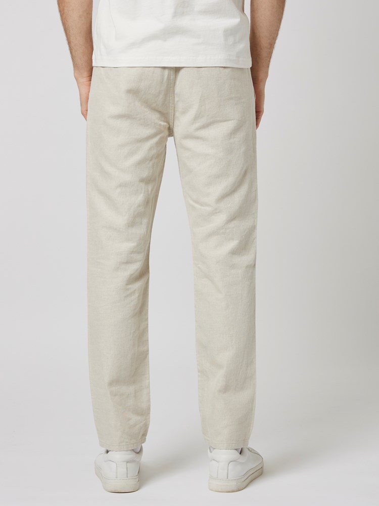 Slim natural chino 7503780_I4H-MRCAPUCHIN-S23-Modell-Front_chn=boys_8900_Slim natural chino I4H.jpg_Front||Front