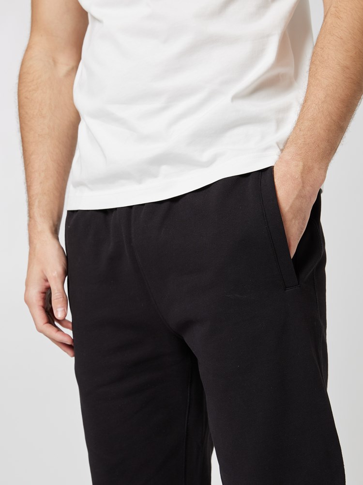 Gigant joggebukse 7504013_CAD-WOSNOTWOS-A23-details_chn=boys_5821_Gigant joggebukse CAD.jpg_