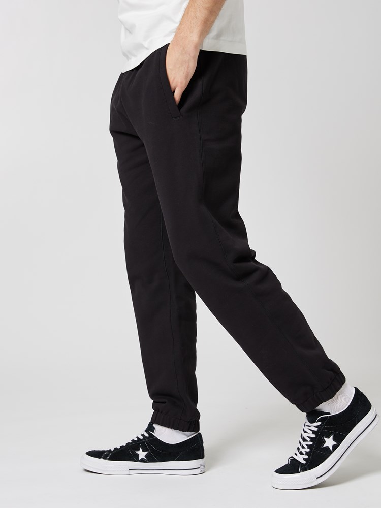 Gigant joggebukse 7504013_CAD-WOSNOTWOS-A23-Modell-Front_chn=boys_6528_Gigant joggebukse CAD.jpg_Front||Front