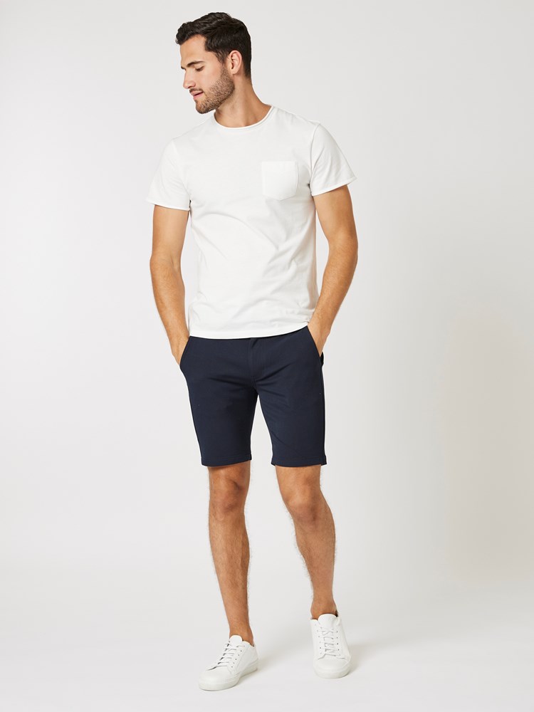 Slim suit shorts IV 7504042_EM6-MRCAPUCHIN-H23-Modell-Front_chn=boys_7087_Slim suit shorts IV EM6.jpg_Front||Front
