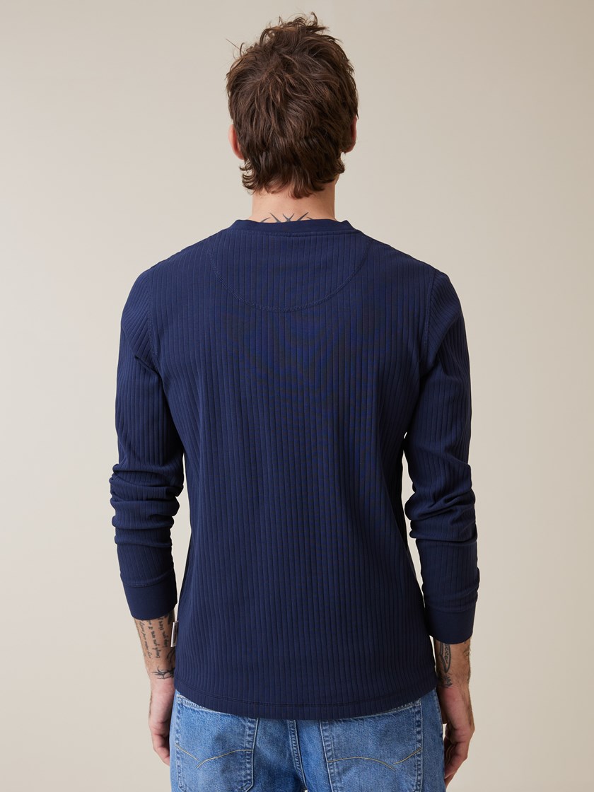 7513275 IEH 7504205_EM1-HENRYCHOICE-NOS-Modell-Back_chn=boys_5085_IEH_Chris grandad IEH.jpg_