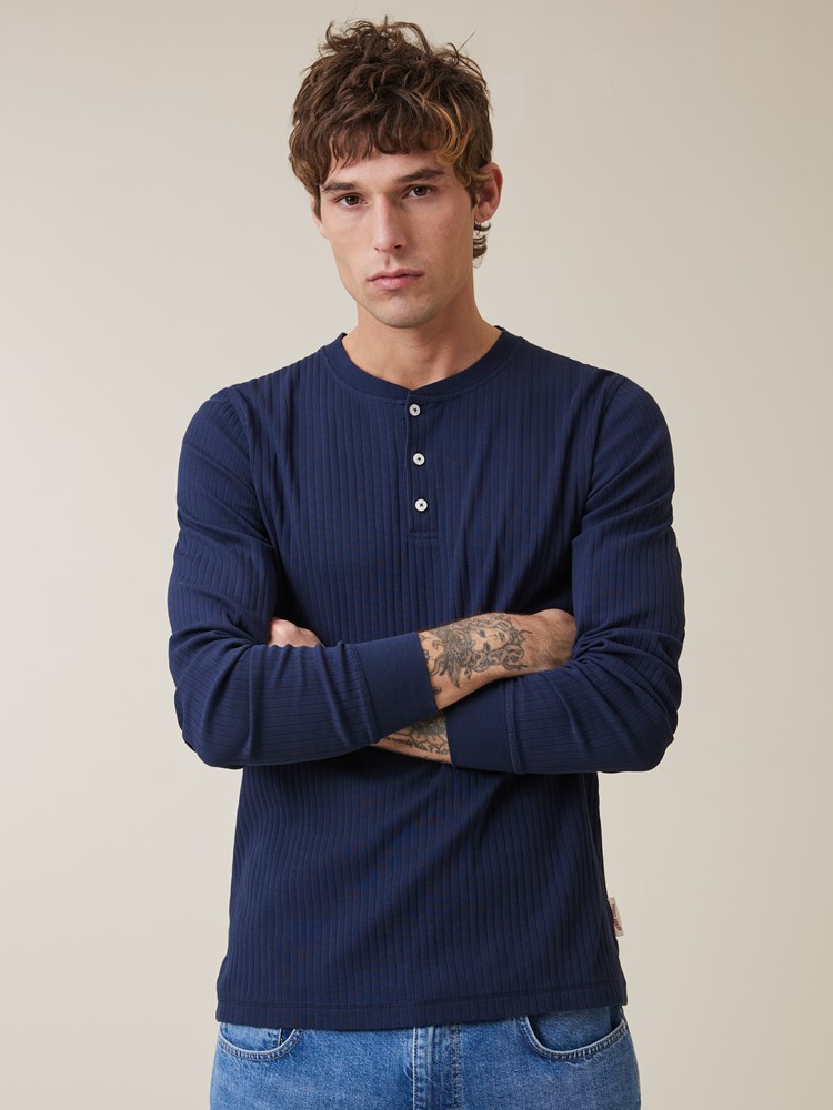 Chris Grandad 7504205_EM1-HENRYCHOICE-NOS-Modell-Front_chn=boys_2202_Chris Grandad EM1.jpg_Front||Front