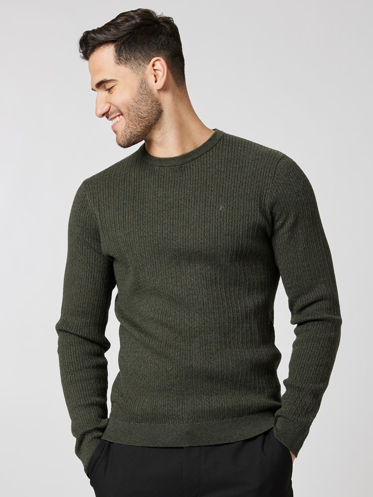 Cable strikkegenser 7504281_R44-MRCAPUCHIN-A23-Modell-Front_chn=boys_9075_Cable strikkegenser R44.jpg_Front||Front