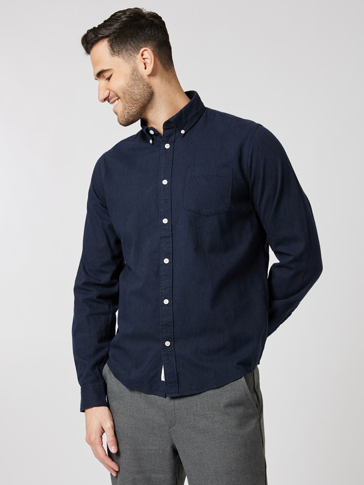 Johan skjorte 7504546_R15-MRCAPUCHIN-A23-Modell-Front_chn=boys_4675_Johan skjorte R15.jpg_Front||Front