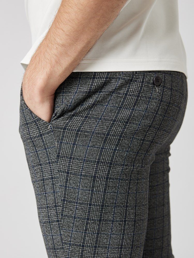 Slim taper check pant 7505058_ID9-MRCAPUCHIN-A23-details_chn=boys_7720_Slim taper check pant ID9.jpg_