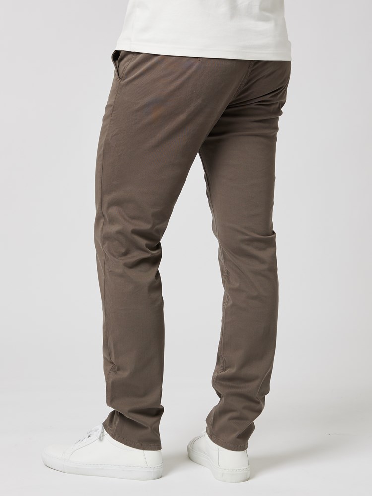 Regular chino str. twill 7505059_AN7-MRCAPUCHIN-A23-Modell-Back_chn=boys_2338_Regular chino str. twill AN7.jpg_