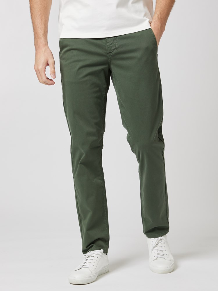 Regular chino str. twill 7505059_GUJ-MRCAPUCHIN-A23-Modell-Front_chn=boys_2446_Regular chino str. twill GUJ.jpg_Front||Front