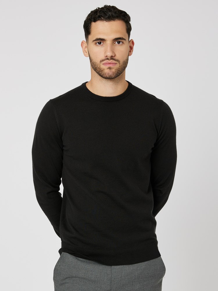 Merino strikkegenser 7505241_ID2-MRCAPUCHIN-W23-Modell-Front_chn=boys_1951_Merino strikkegenser ID2_7505241 ID2.jpg_Front||Front