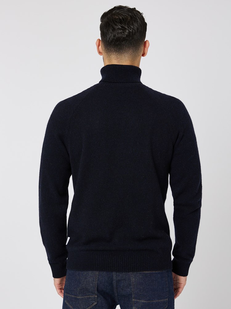 Sigurd polo strikkegenser 7505260_R15-MRCAPUCHIN-W23-Modell-Back_chn=boys_4860_Sigurd polo strikkegenser R15.jpg_Back||Back