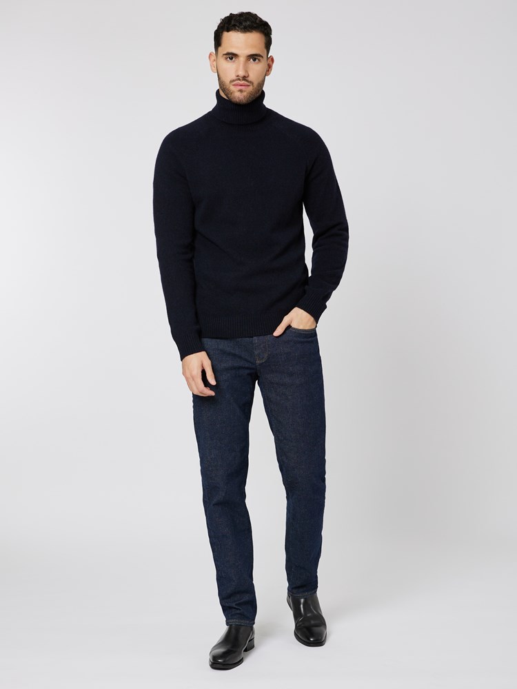 Sigurd polo strikkegenser 7505260_R15-MRCAPUCHIN-W23-Modell-Front_chn=boys_1337_Sigurd polo strikkegenser R15.jpg_Front||Front