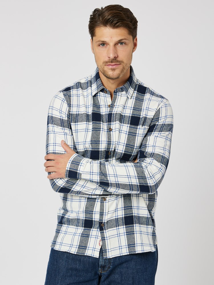 Finnley shirt 7505316_EM1-HENRYCHOICE-W23-Modell-Front_chn=boys_8979_Finnley shirt EM1.jpg_Front||Front