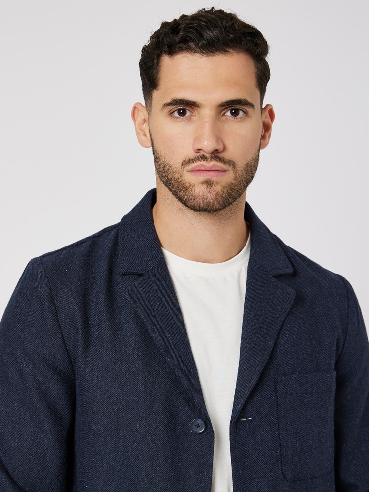 Svein blazer 7505459_C27-MRCAPUCHIN-W23-details_chn=boys_5871_Svein blazer C27.jpg_