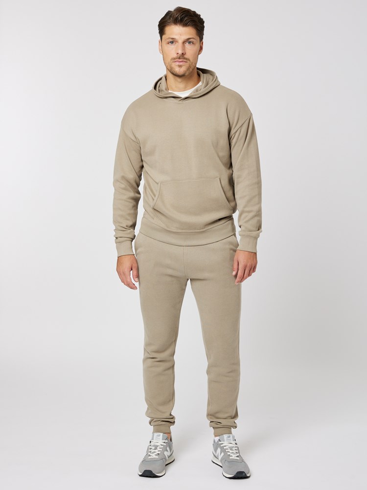 Karl hettegenser 7505465_AM3-MRCAPUCHIN-W23-Modell-Front_chn=boys_124_Karl hettegenser AM3.jpg_Front||Front