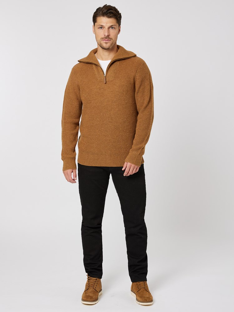 Rob Zipneck 7505638_AGA-HENRYCHOICE-W23-Modell-Front_chn=boys_5887_Rob Zipneck AGA.jpg_Front||Front