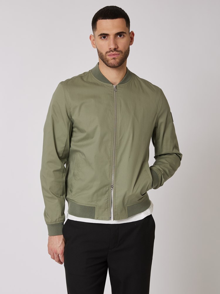 Joseph jakke 7506532_I6V-MRCAPUCHIN-S24-Modell-Front_chn=boys_1920_Joseph jakke I6V 7506532.jpg_Front||Front