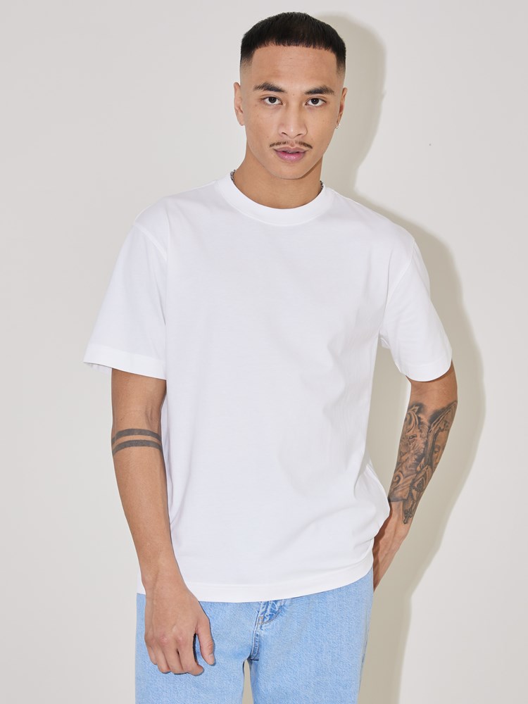 Discover t-skjorte 7506688_O78-WOSNOTWOS-S24-Modell-Front_chn=boys_8724_Discover t-skjorte O78.jpg_Front||Front