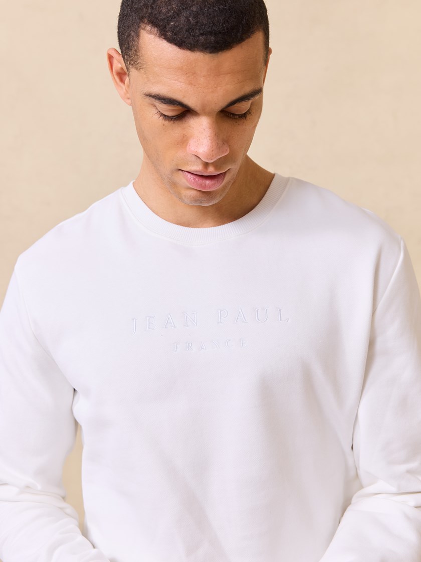 7510045 O68 7510045_O68-JEANPAUL-S25-Modell-Front_3332_Royan collegegenser O68.jpg_