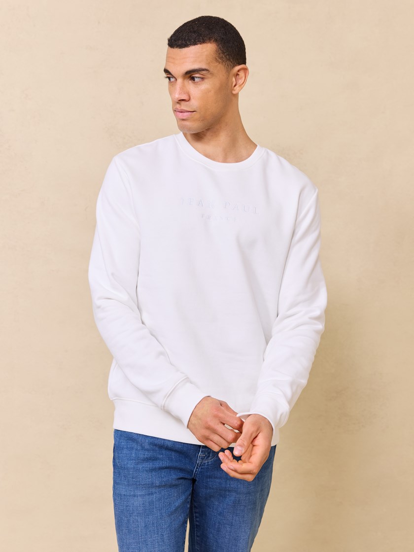 7510045 O68 7510045_O68-JEANPAUL-S25-Modell-Front_6366_Royan collegegenser O68.jpg_