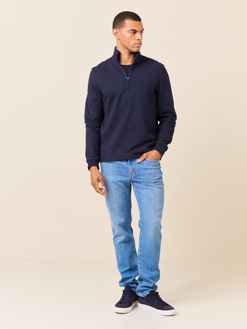7510169 EM6 7510169_EM6-JEANPAUL-S25-Modell-Front_8133_Emile zipneck EM6 7510169.jpg_Front||Front
