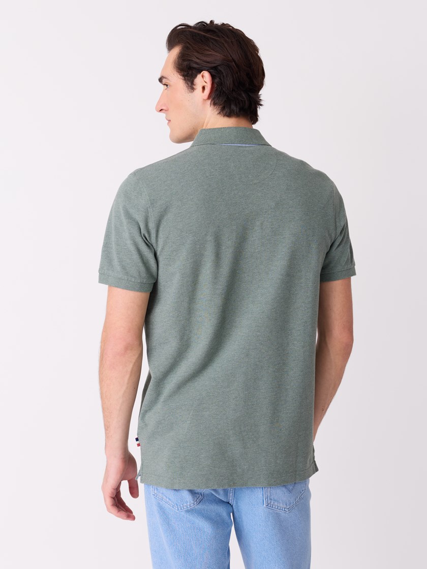 7513904 I6U 7513904_I6U-JEANPAUL-S26-Modell-Front_3812_Mitch pique I6U_Mitch pique I6U 7513904.jpg_Front||Front