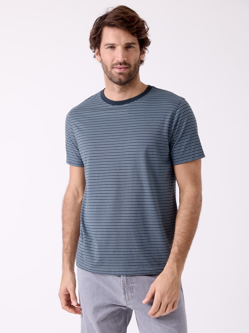 7514539 EHI 7514539 16_EHI_Stripe t-shirt EHI.jpg_