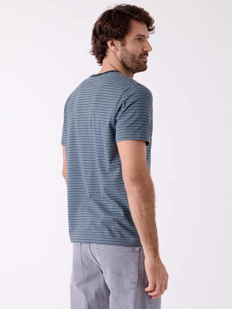 Stripe t-shirt 7514539 41_EHI_Stripe t-shirt EHI_Stripe t-shirt EHI 7514539.jpg_