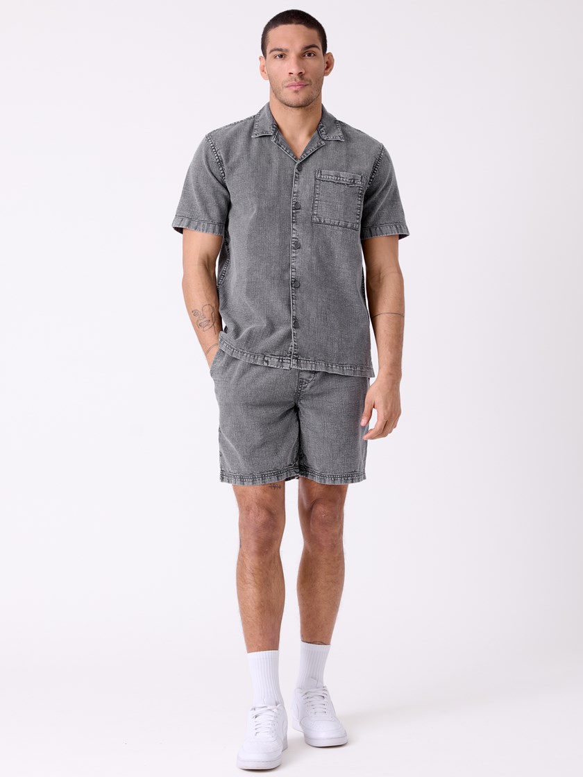 7514637 I7Z 7514637_I7Z-WOSNOTWOS-H26-Modell-Front_chn=decades_2203_Grov skjorte I7Z.jpg_Front||Front