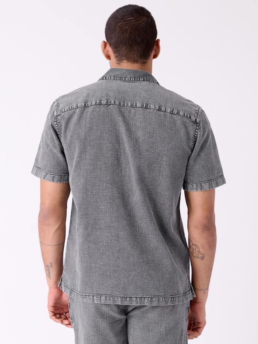 7514637 I7Z 7514637_I7Z-WOSNOTWOS-H26-Modell-Front_chn=decades_7017_Grov skjorte I7Z.jpg_Front||Front