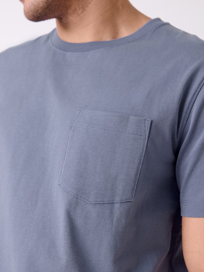 7514732 EPF 7514732_EPF-HENRYCHOICE-H26-Modell-Front_chn=decades_2898_Faded t-shirt EPF.jpg_Front||Front