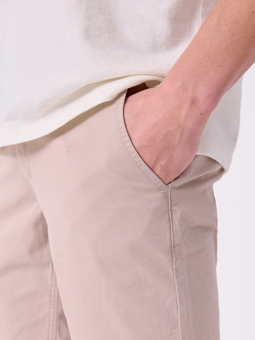 7514819 I7T 7514819_I7T-MRCAPUCHIN-H26-Modell-Front_chn=decades_5938_Regular twill chinoshorts I7T.jpg_Front||Front