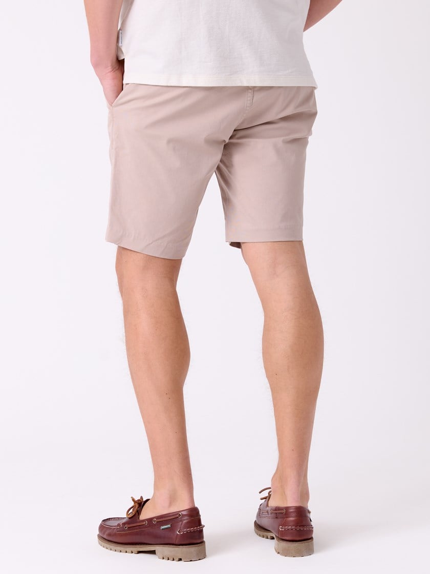 7514819 I7T 7514819_I7T-MRCAPUCHIN-H26-Modell-Front_chn=decades_6166_Regular twill chinoshorts I7T.jpg_Front||Front